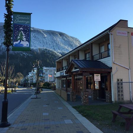 Spring Villa Hotel Harrison Hot Springs Exteriér fotografie