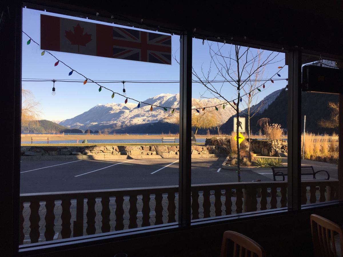 Spring Villa Hotel Harrison Hot Springs Exteriér fotografie