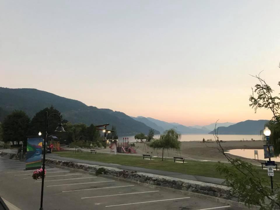 Spring Villa Hotel Harrison Hot Springs Exteriér fotografie